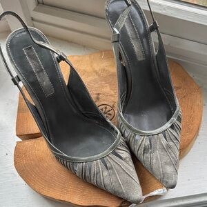 Bandolino Silver and Gray Slingback Heels